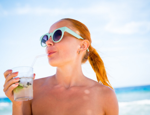 Guia de Hidratação para o Verão: Como se manter bem durante festas, viagens e dias quentes