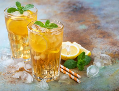 Verão Real: Receitas de chás gelados com frutas para hidratar durante os dias mais quentes