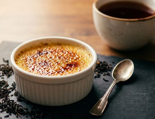 Creme brûlée com infusão de chá preto: sobremesa clássica com personalidade